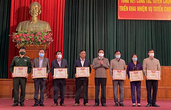 Kim Thành khen thưởng 15 tập thể, cá nhân trong công tác tuyển quân